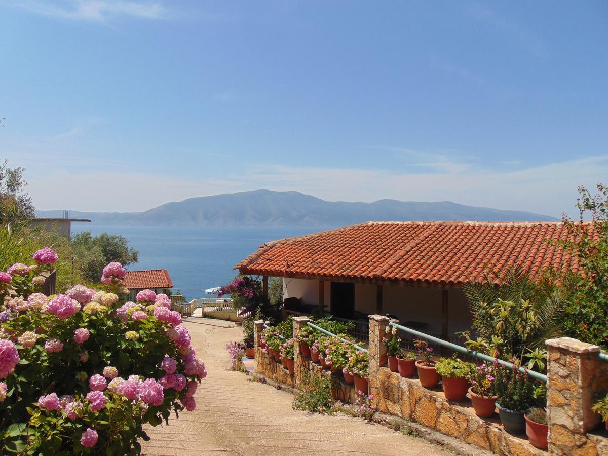 Blue Holiday Hotel Vlore Exterior photo