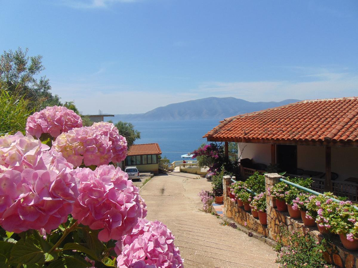 Blue Holiday Hotel Vlore Exterior photo